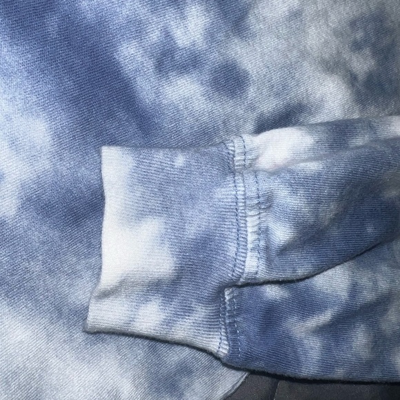 Disneyland Stitch Jersey - Picture 2 of 8